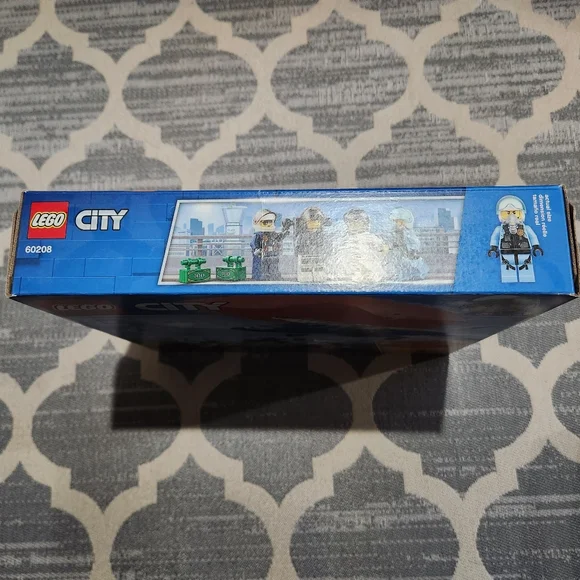 NEW LEGO 60208 Sky Police Parachute Arrest 218 pcs - Picture 5 of 6